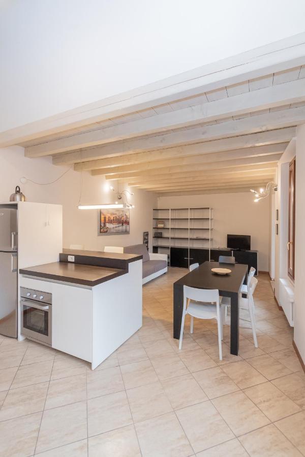 Trilocale Rua Sovera 85 - F&L Aparment Brescia Zewnętrze zdjęcie